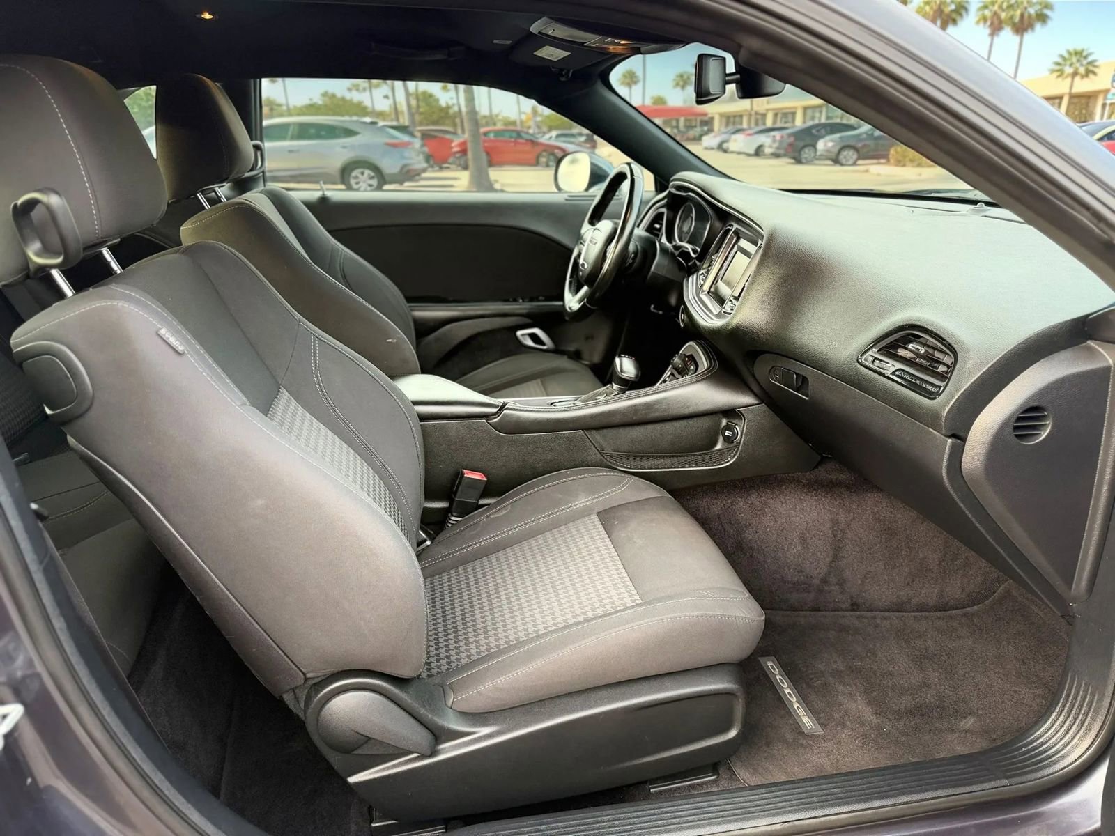 Used 2017 Dodge Challenger SXT RWD image 14