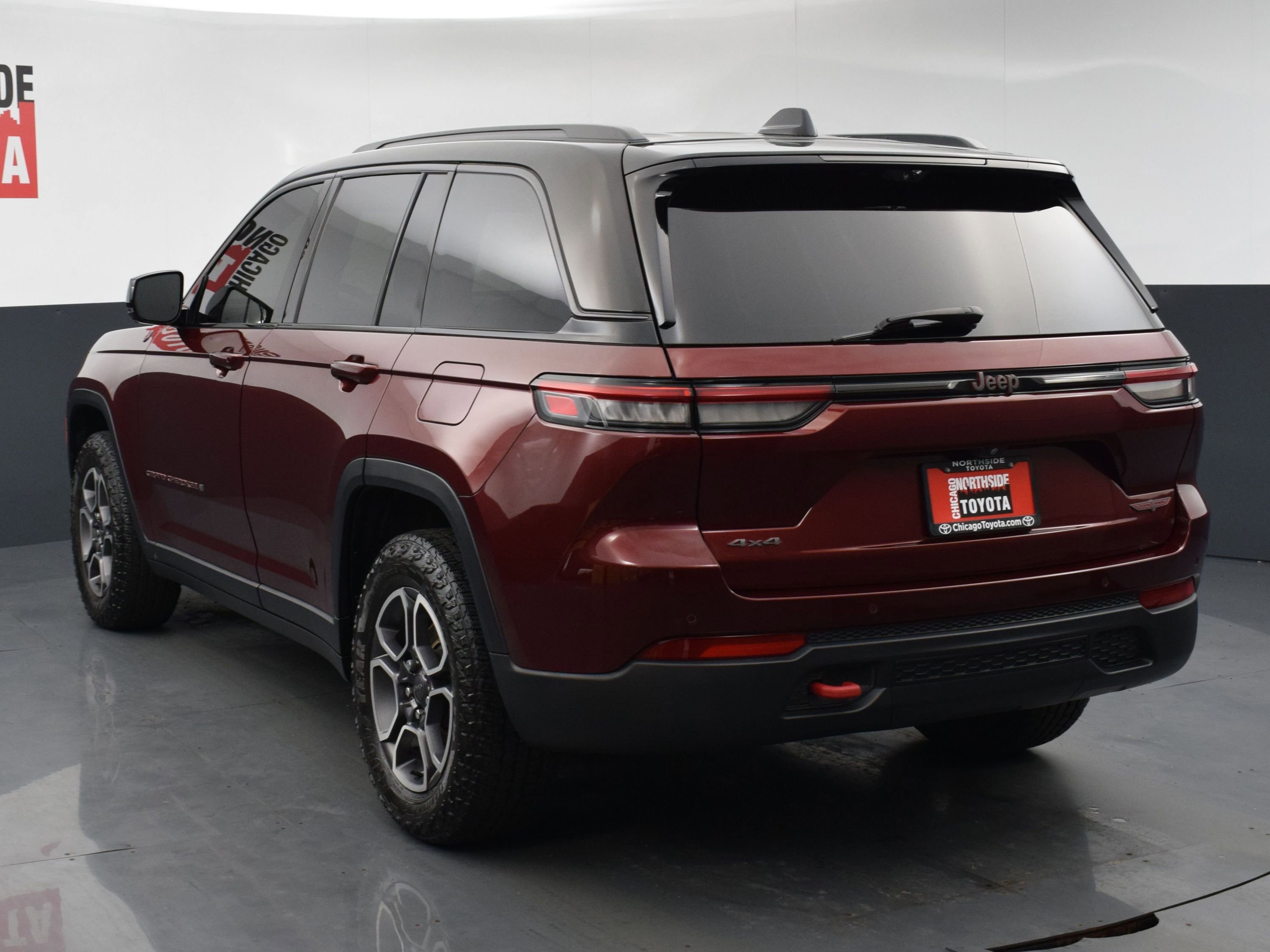 Used 2022 Jeep Grand Cherokee Trailhawk w/ ADV Protech Group II AWD/4WD image 3