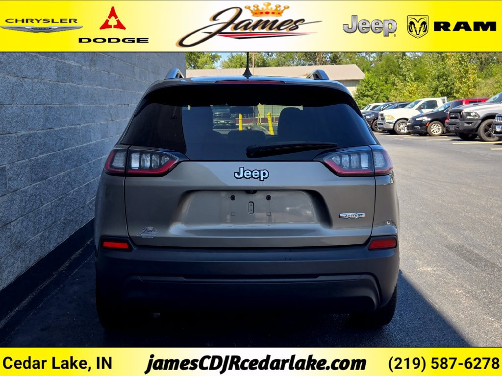 Used 2019 Jeep Cherokee Latitude w/ Popular Appearance Group FWD image 4