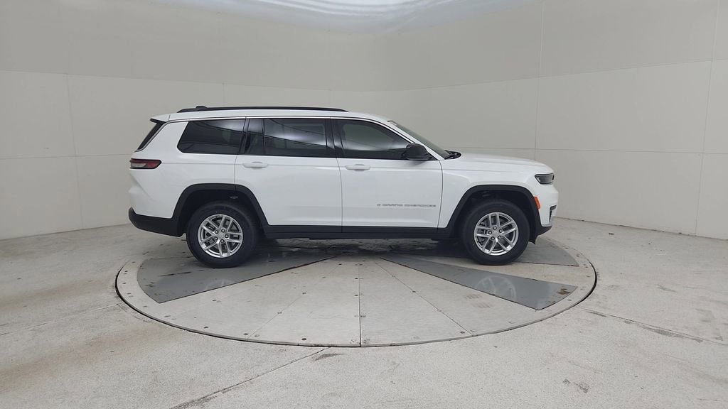 New 2025 Jeep Grand Cherokee L Laredo image 2