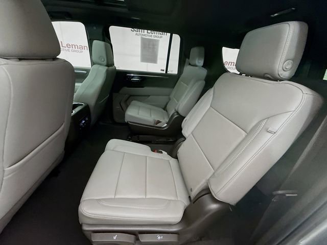 Used 2025 Chevrolet Suburban Z71 w/ Comfort Package image 27
