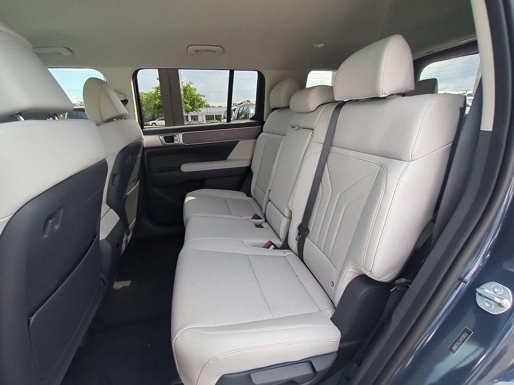 New 2027 Hyundai Santa Fe SEL FWD image 17