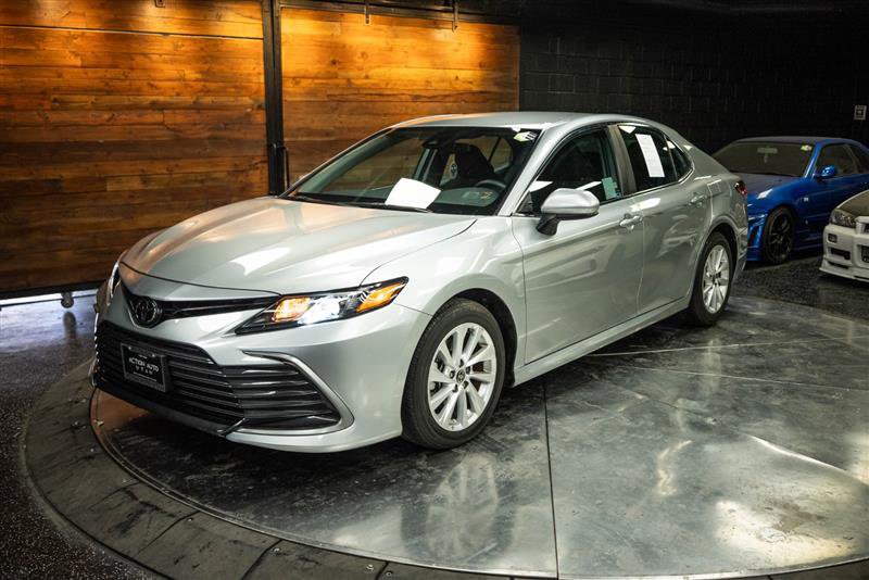 Used 2023 Toyota Camry LE image 2