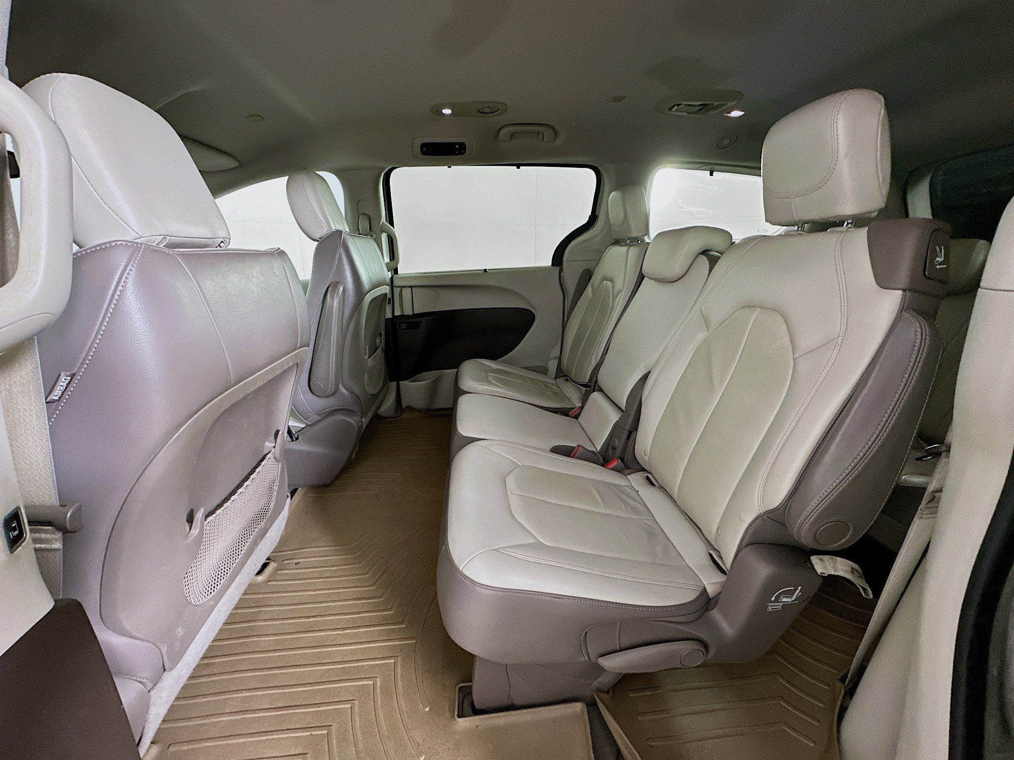 Used 2017 Chrysler Pacifica Touring-L w/ Tire & Wheel Group image 27