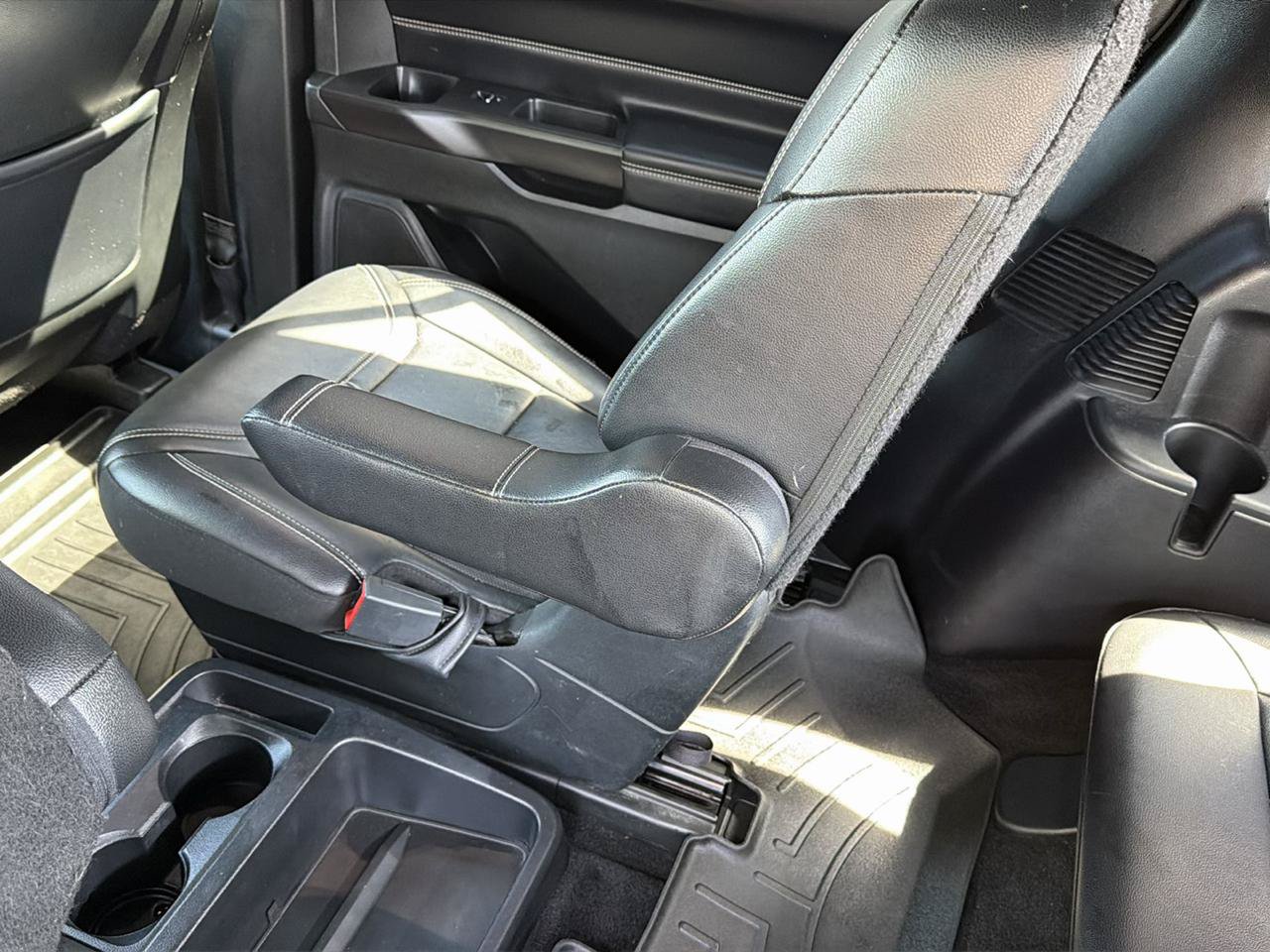 Used 2020 Ford Explorer ST w/ Premium Technology Package AWD/4WD image 21