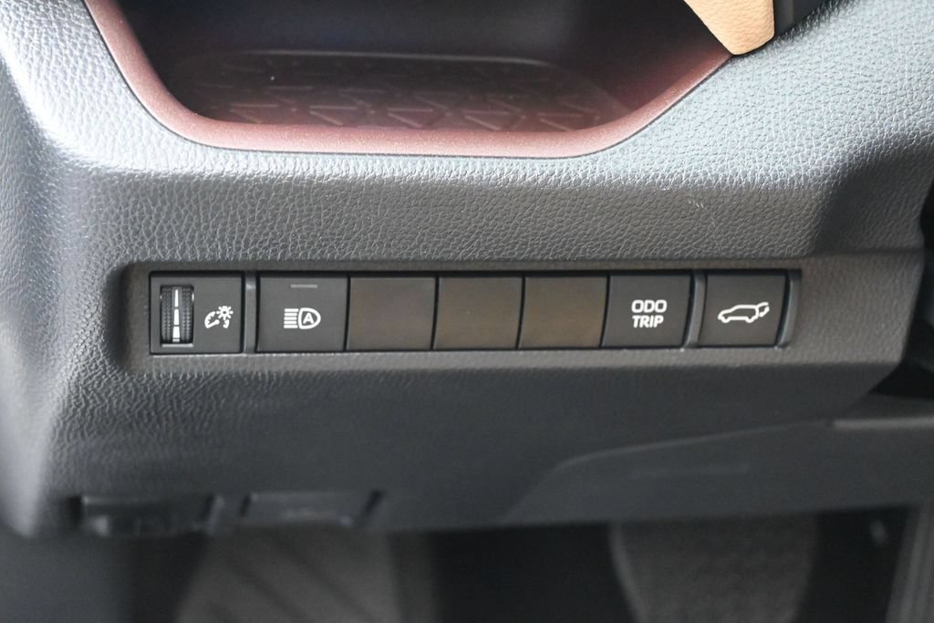 Used 2023 Toyota RAV4 Limited FWD image 16