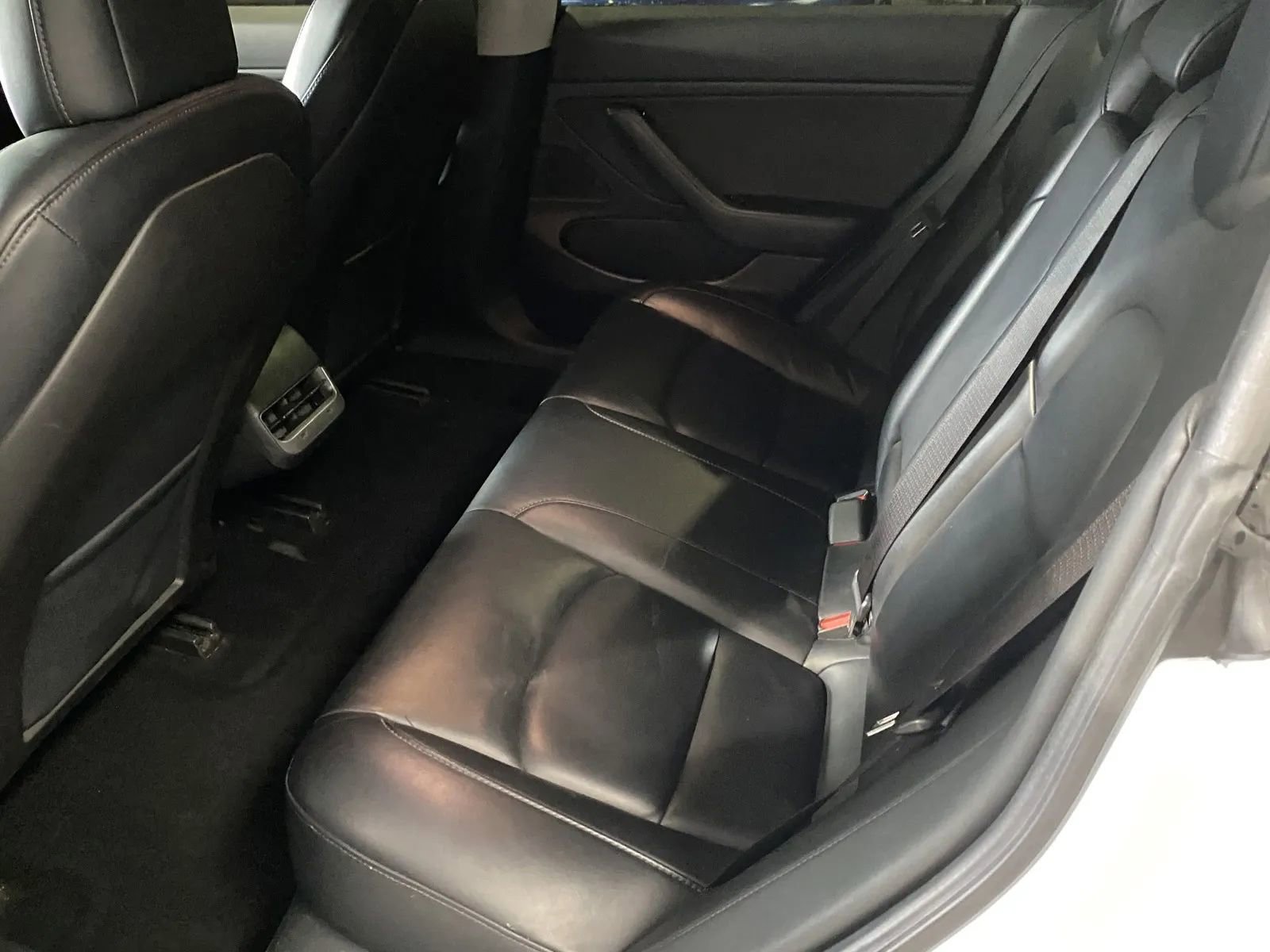 Used 2019 Tesla Model 3 Standard Range Plus image 9