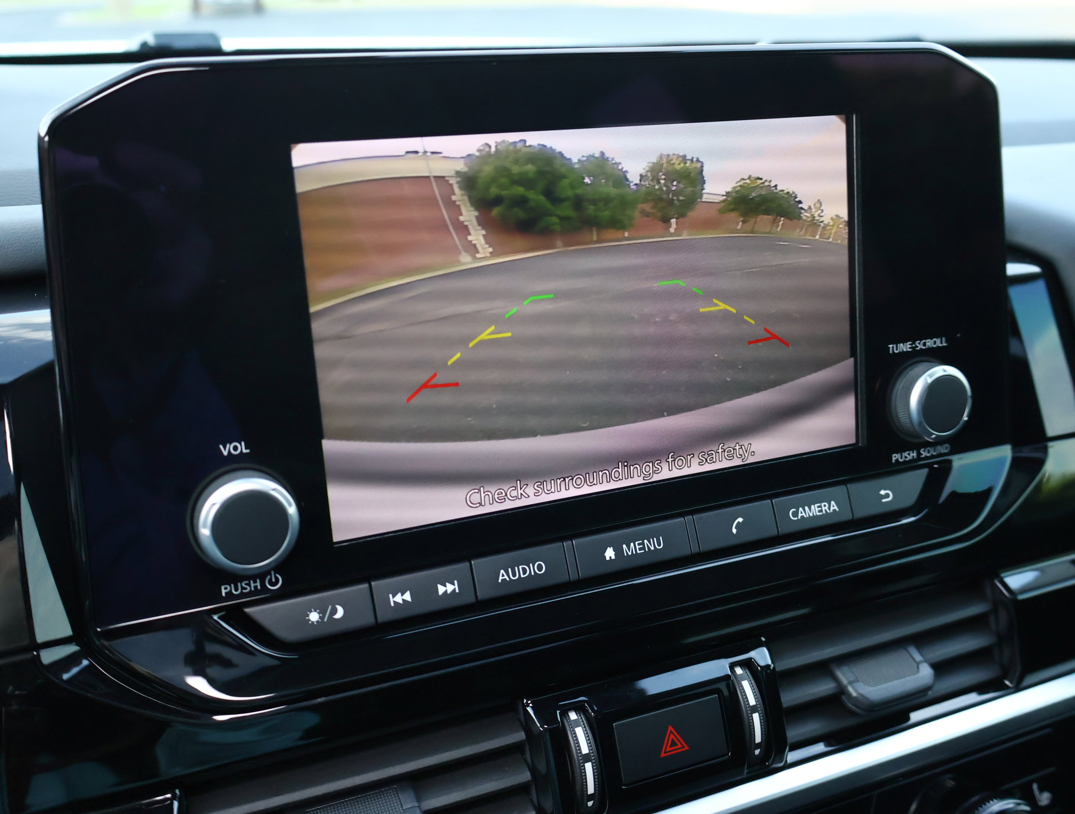 Used 2024 Nissan Pathfinder SV w/ SV Premium Package FWD image 5