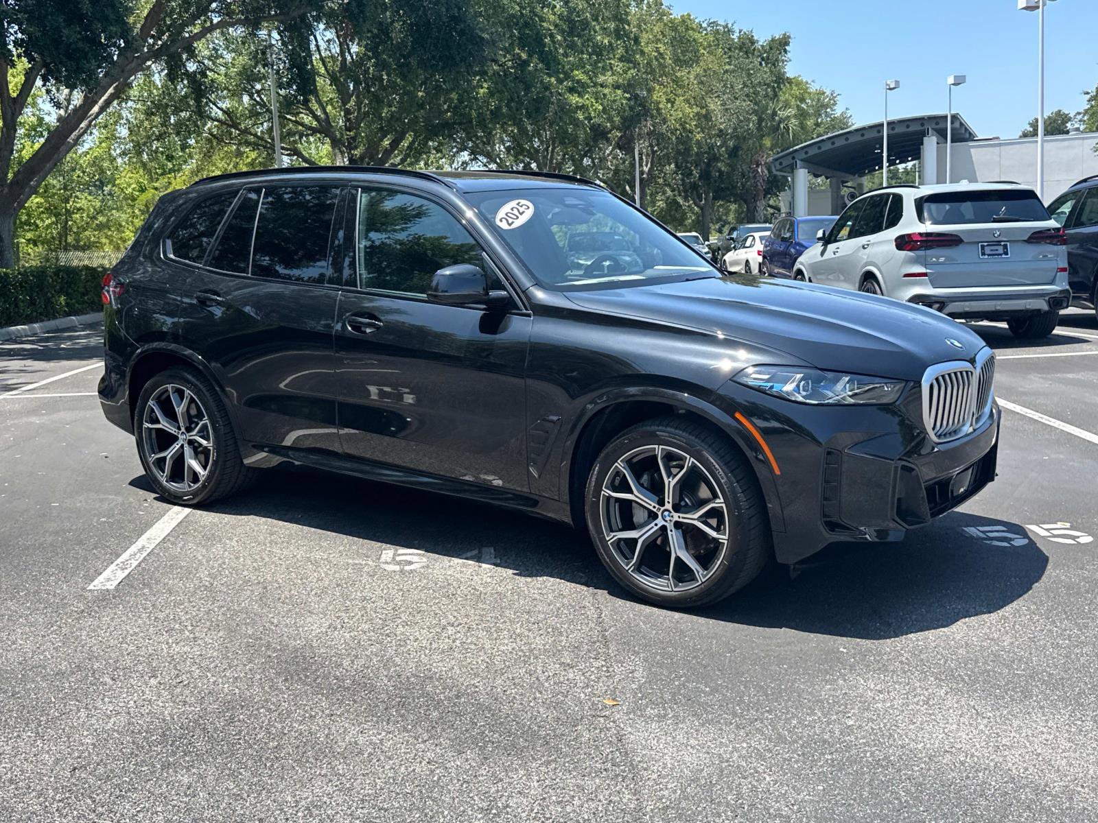 Certified 2025 BMW X5 xDrive40i w/ M Sport Package image 2