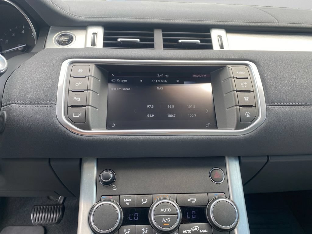 Used 2017 Land Rover Range Rover Evoque SE AWD/4WD image 13