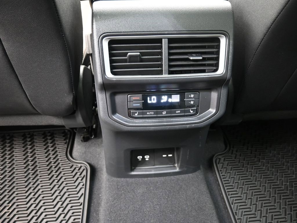 Used 2025 Volkswagen Atlas SEL image 23