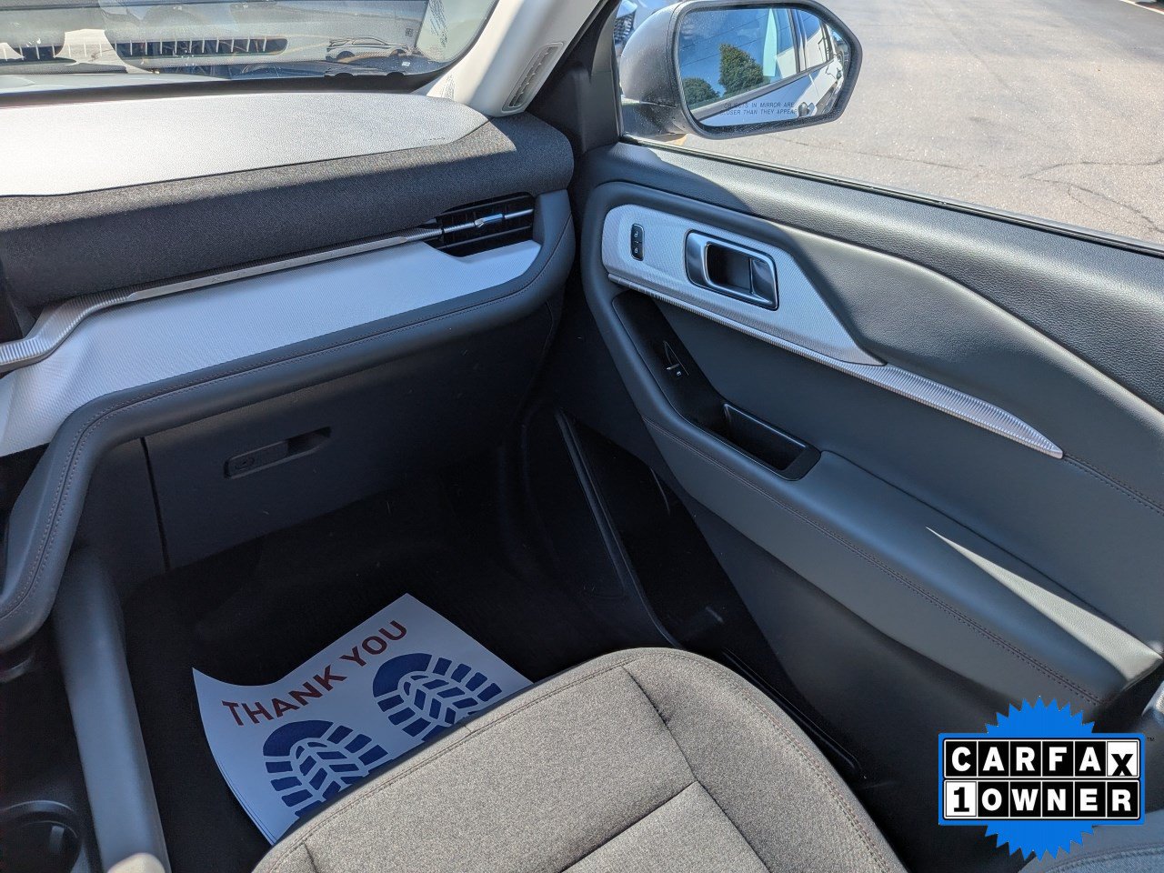 Used 2025 Ford Explorer Active AWD/4WD image 20