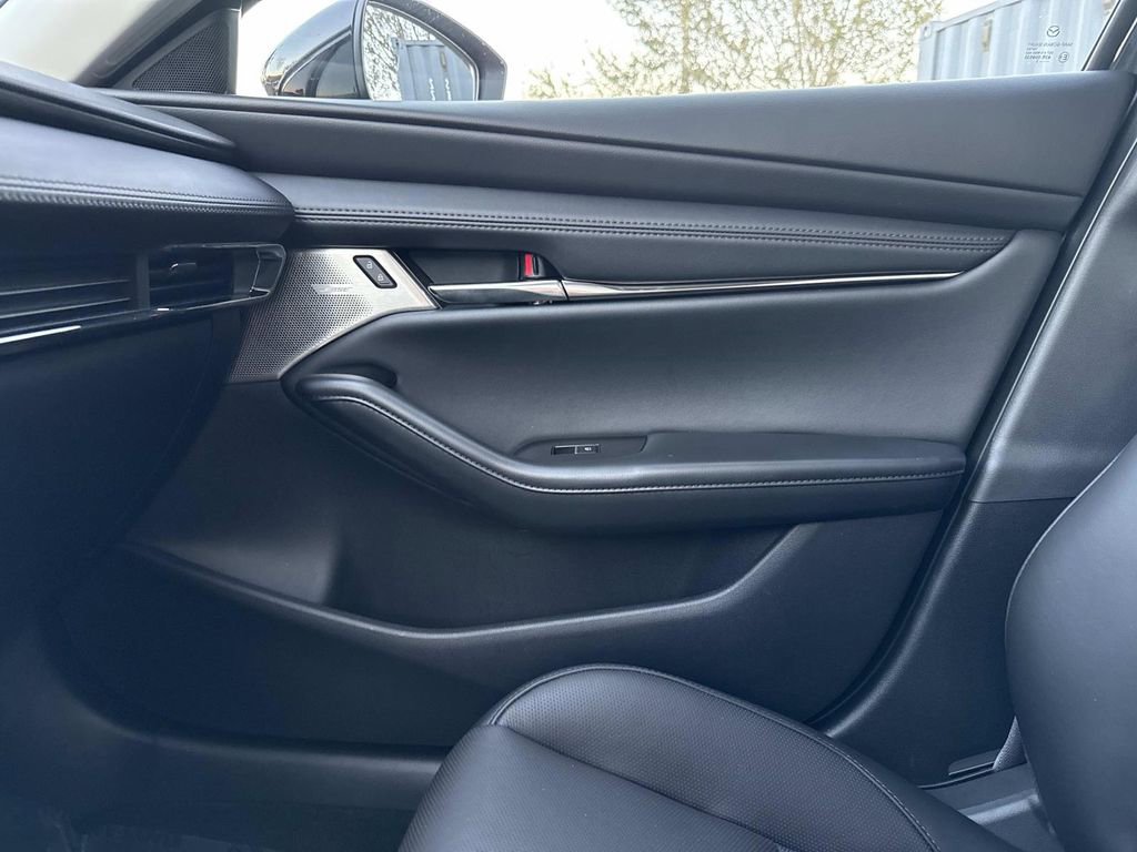 Certified 2025 MAZDA MAZDA3 2.5 Turbo Sedan w/Premium Plus image 30