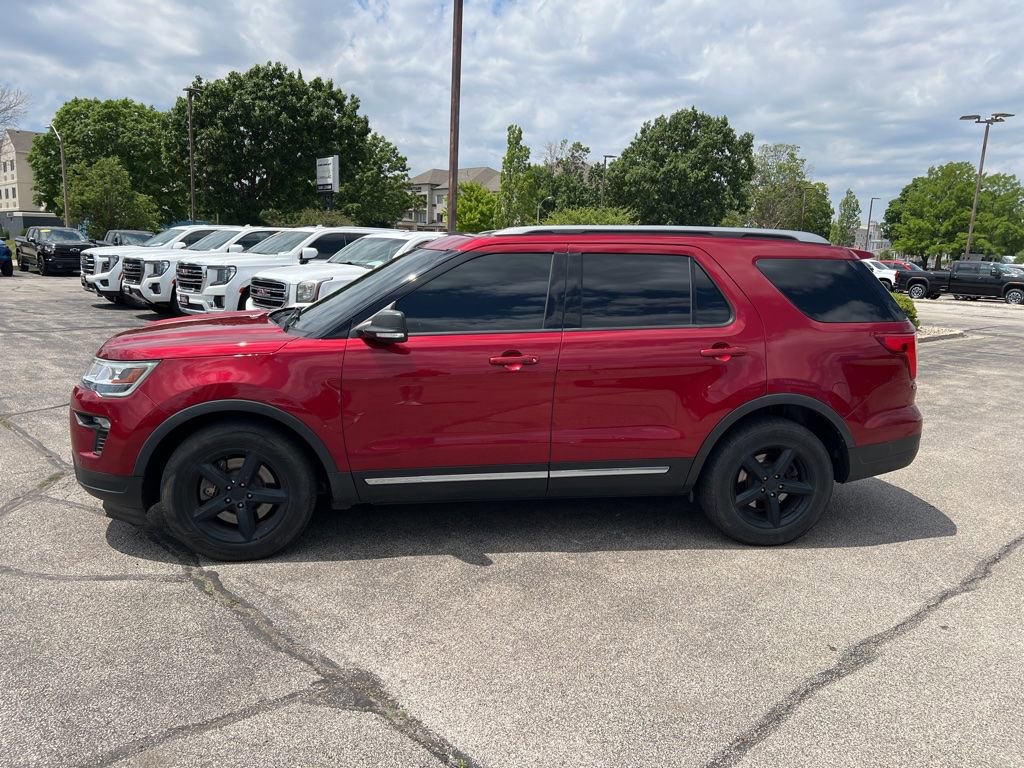 Used 2019 Ford Explorer XLT w/ Equipment Group 202A FWD image 8