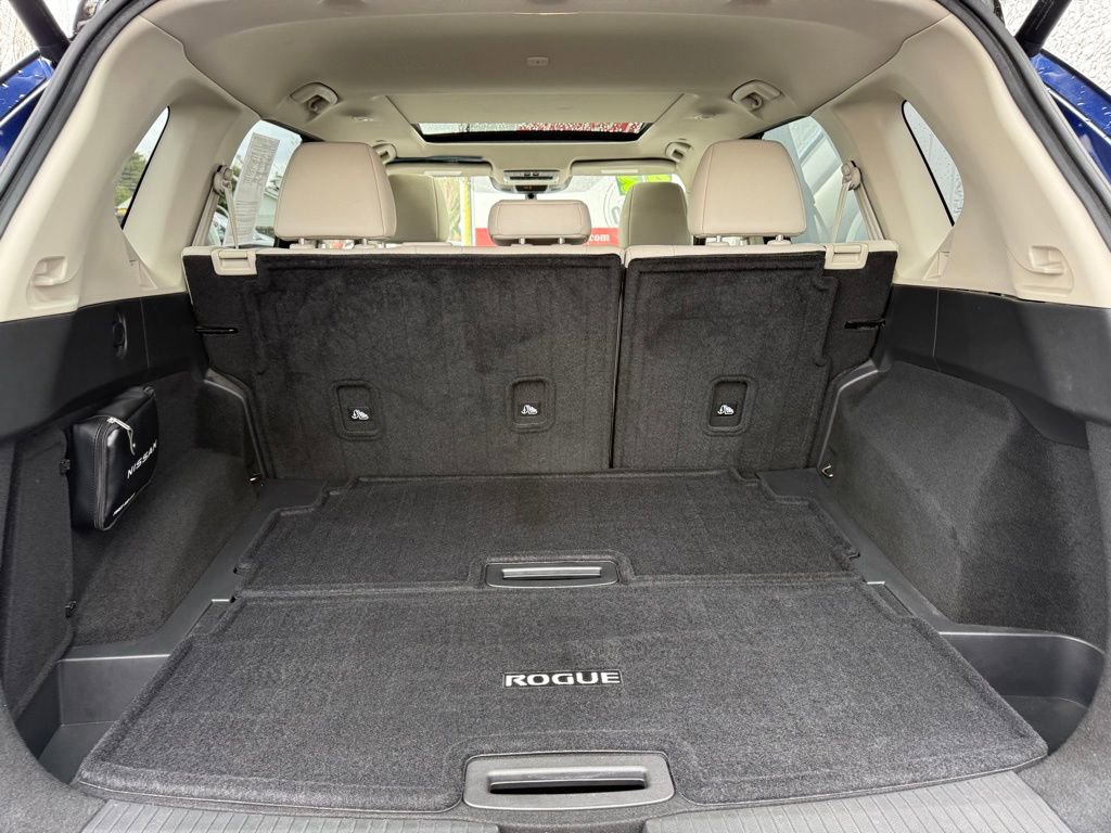 Used 2023 Nissan Rogue SL w/ SL Premium Package image 9