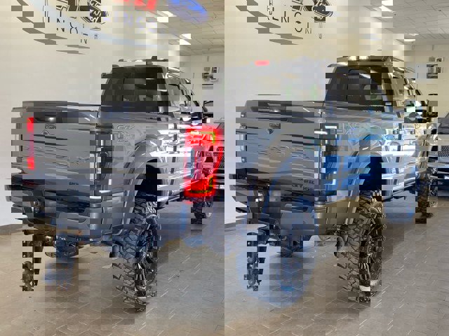 Used 2022 Ford F250 Lariat w/ Black Appearance Package image 8