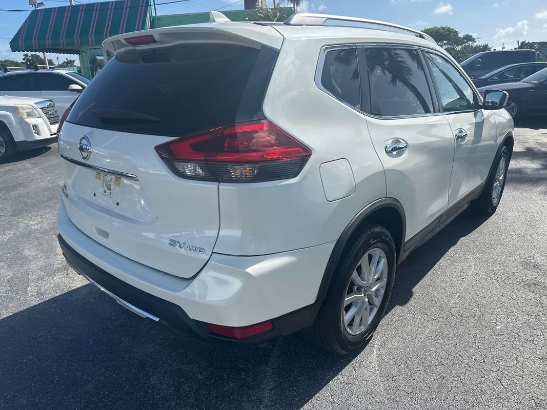 Used 2018 Nissan Rogue SV image 6