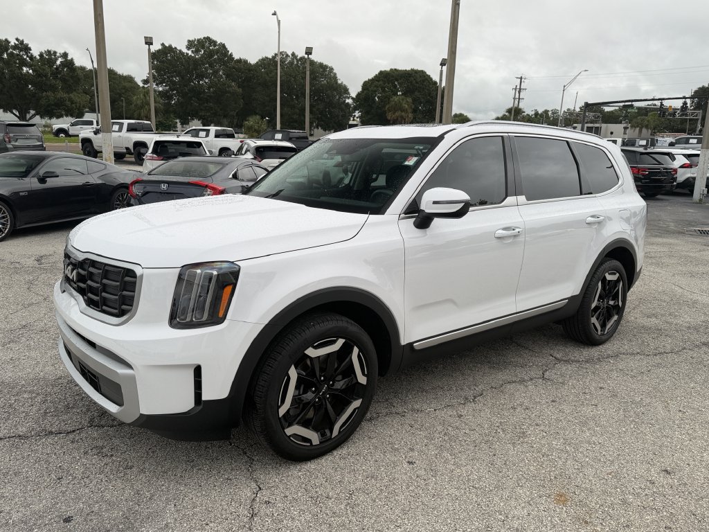 Certified 2025 Kia Telluride S AWD/4WD image 8