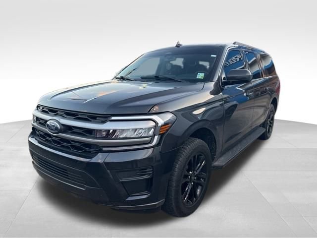 Used 2024 Ford Expedition Max XLT image 3