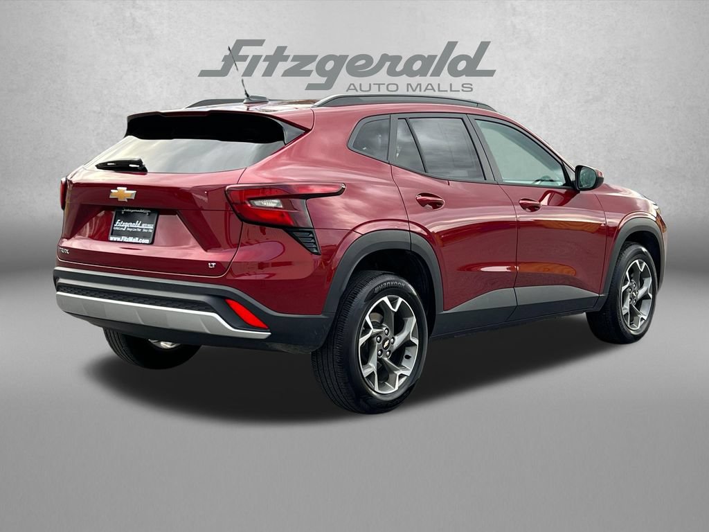 Used 2025 Chevrolet Trax LT FWD image 8