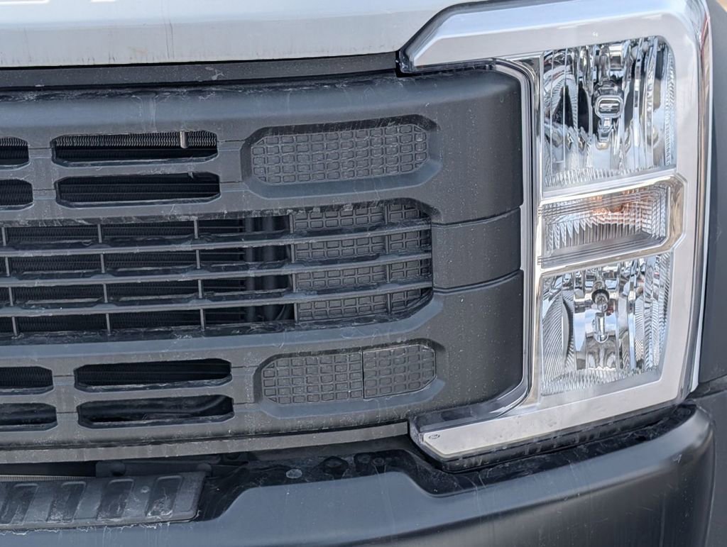 New 2025 Ford F550 4x4 Regular Cab Super Duty image 10