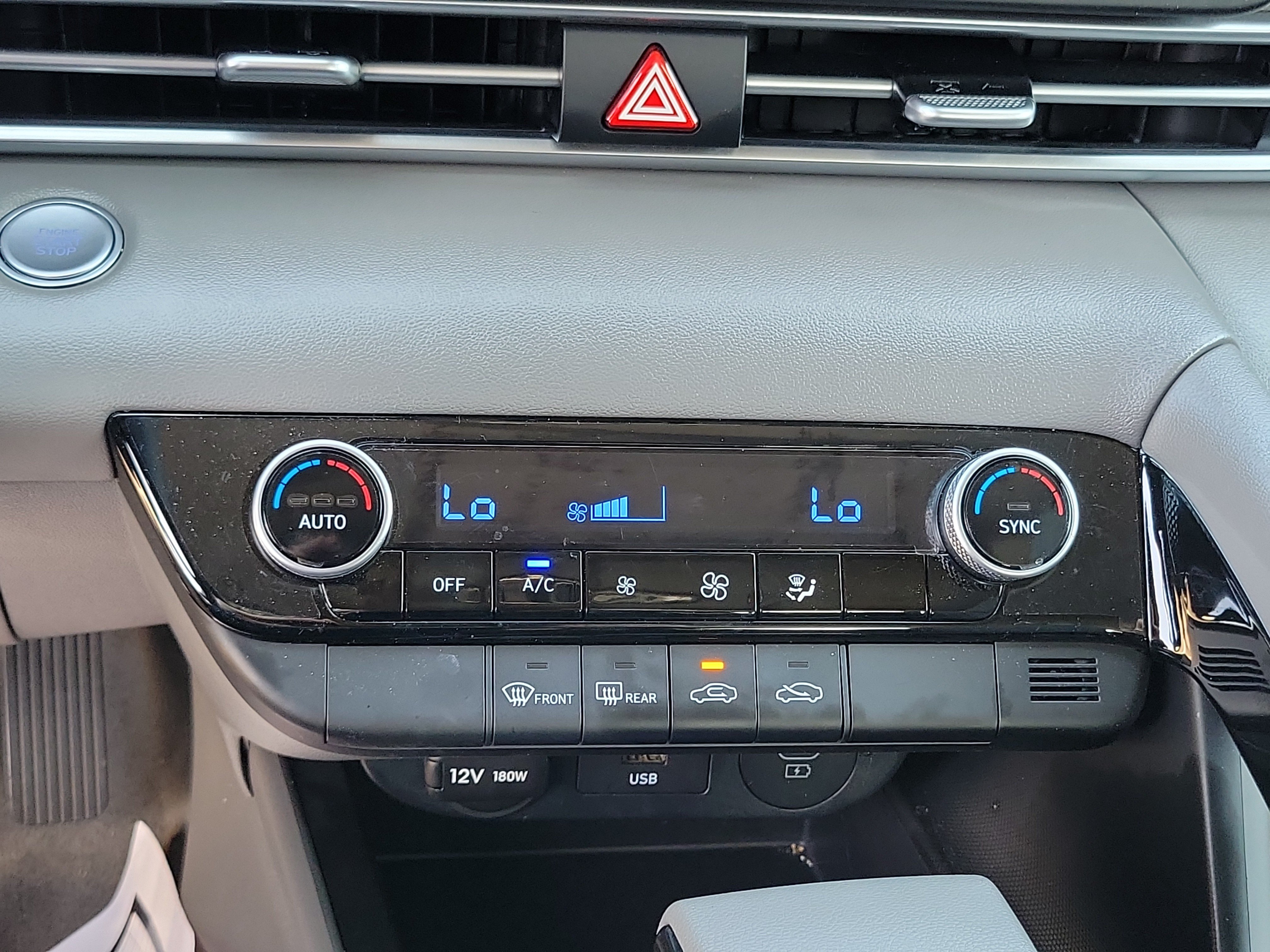 Certified 2025 Hyundai Elantra Hybrid FWD image 18