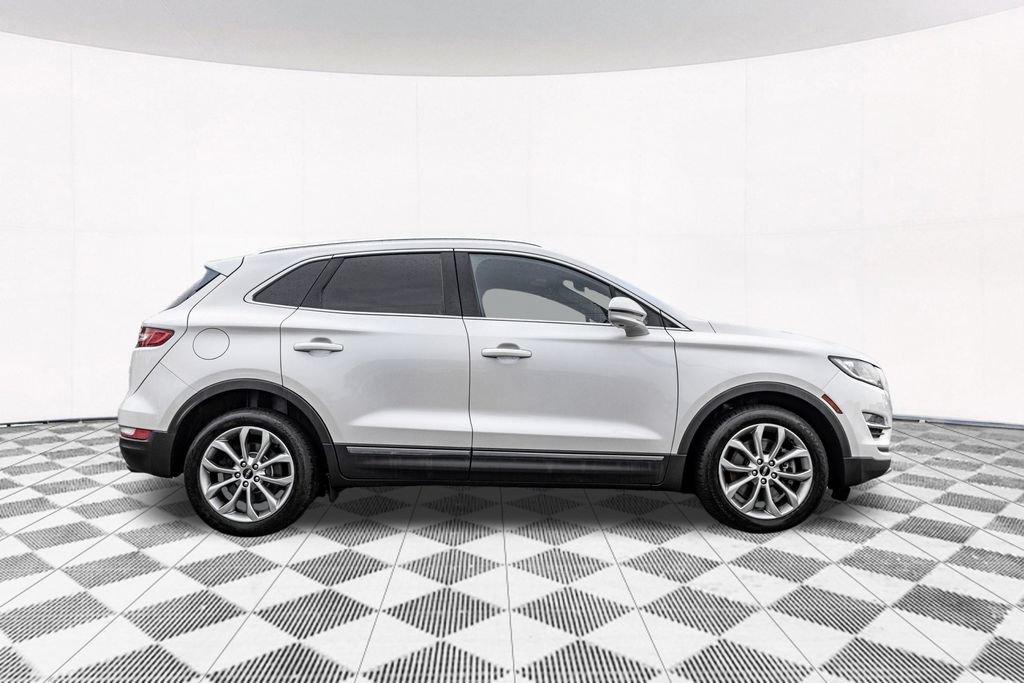 Used 2019 Lincoln MKC Select w/ Select Plus Package AWD/4WD image 11