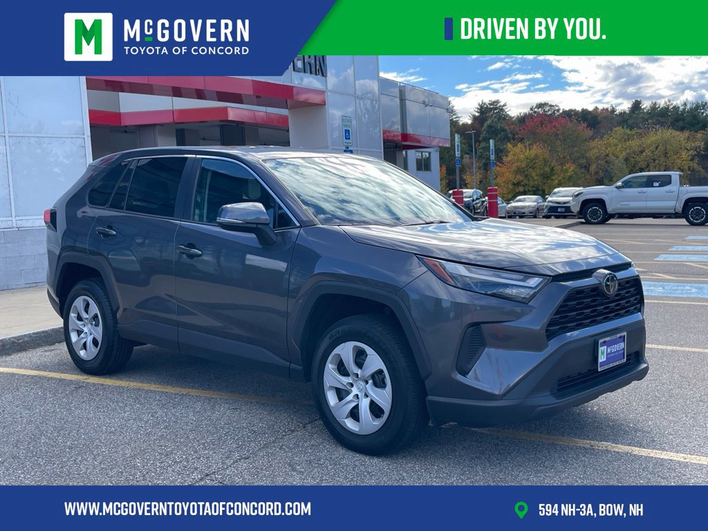 Used 2024 Toyota RAV4 LE AWD/4WD image 7