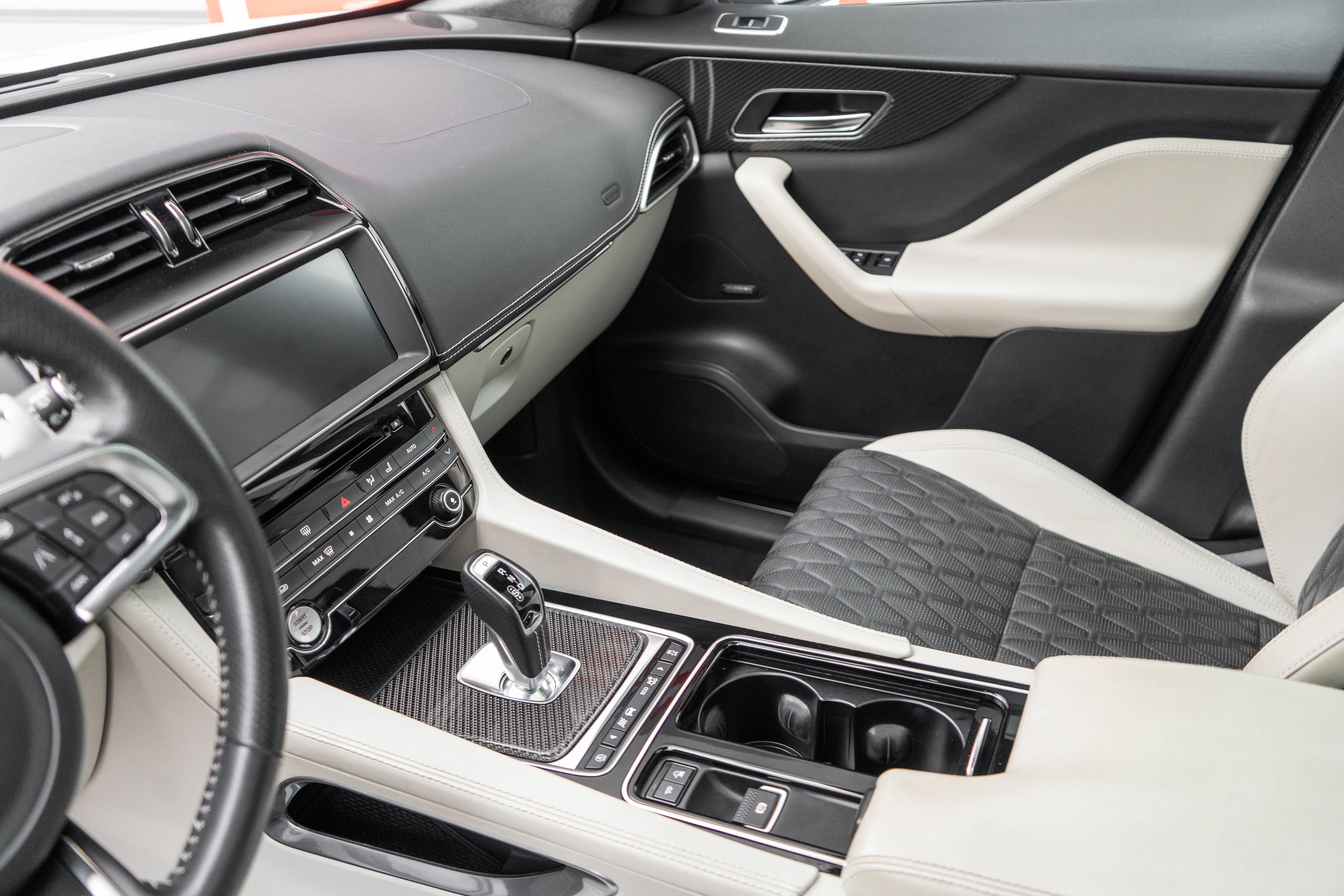 Used 2019 Jaguar F-PACE SVR AWD/4WD image 16