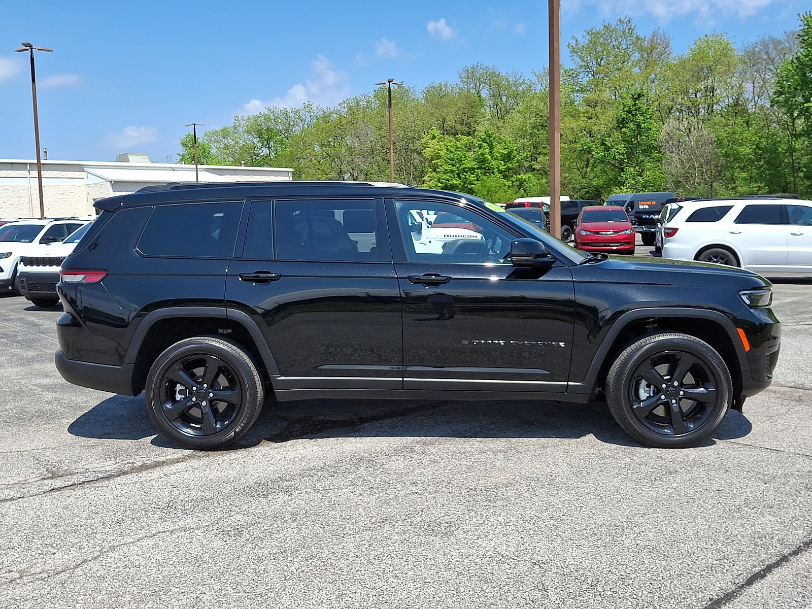 Certified 2023 Jeep Grand Cherokee L Laredo AWD/4WD image 13