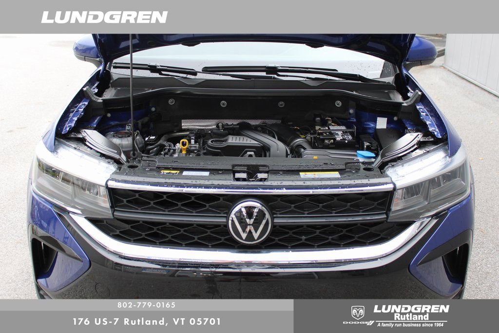 Used 2024 Volkswagen Taos SE w/ Panoramic Sunroof Package image 41