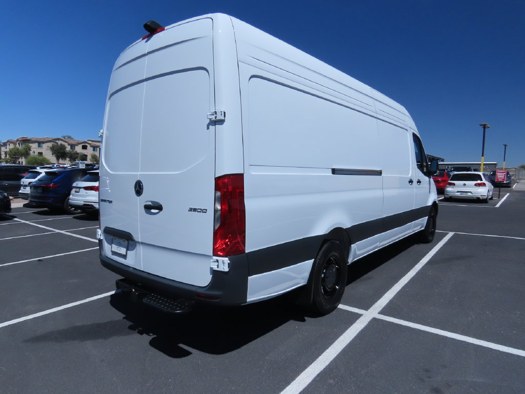 Used 2024 Mercedes-Benz Sprinter 2500 image 5