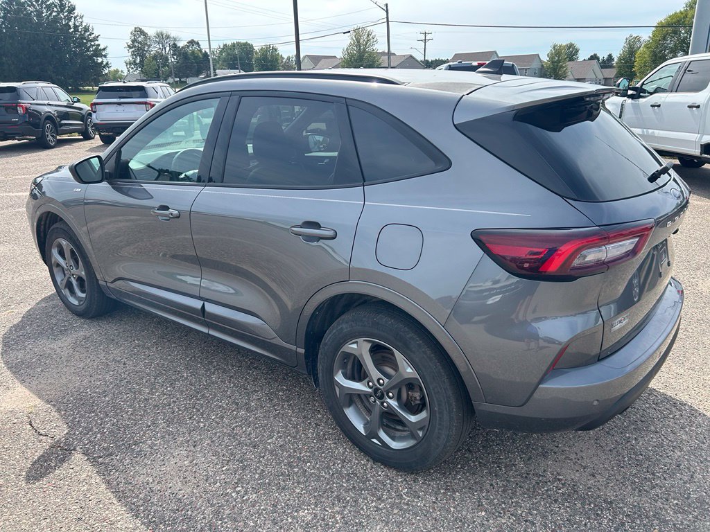 Used 2024 Ford Escape ST-Line w/ Tech Pack #1 AWD/4WD image 5