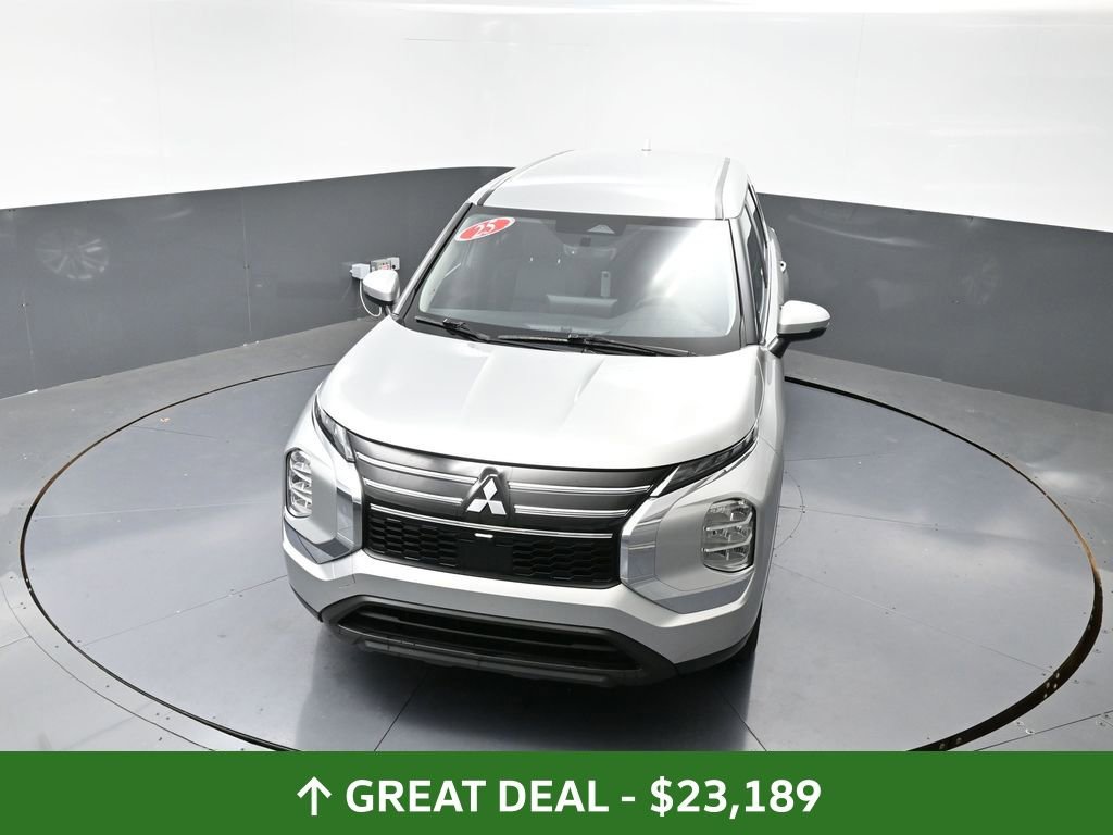 Used 2025 Mitsubishi Outlander ES image 43