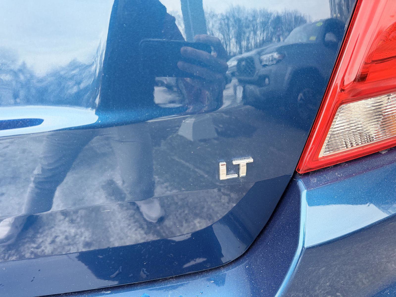 Used 2020 Chevrolet Trax LT w/ LT Convenience Package image 31