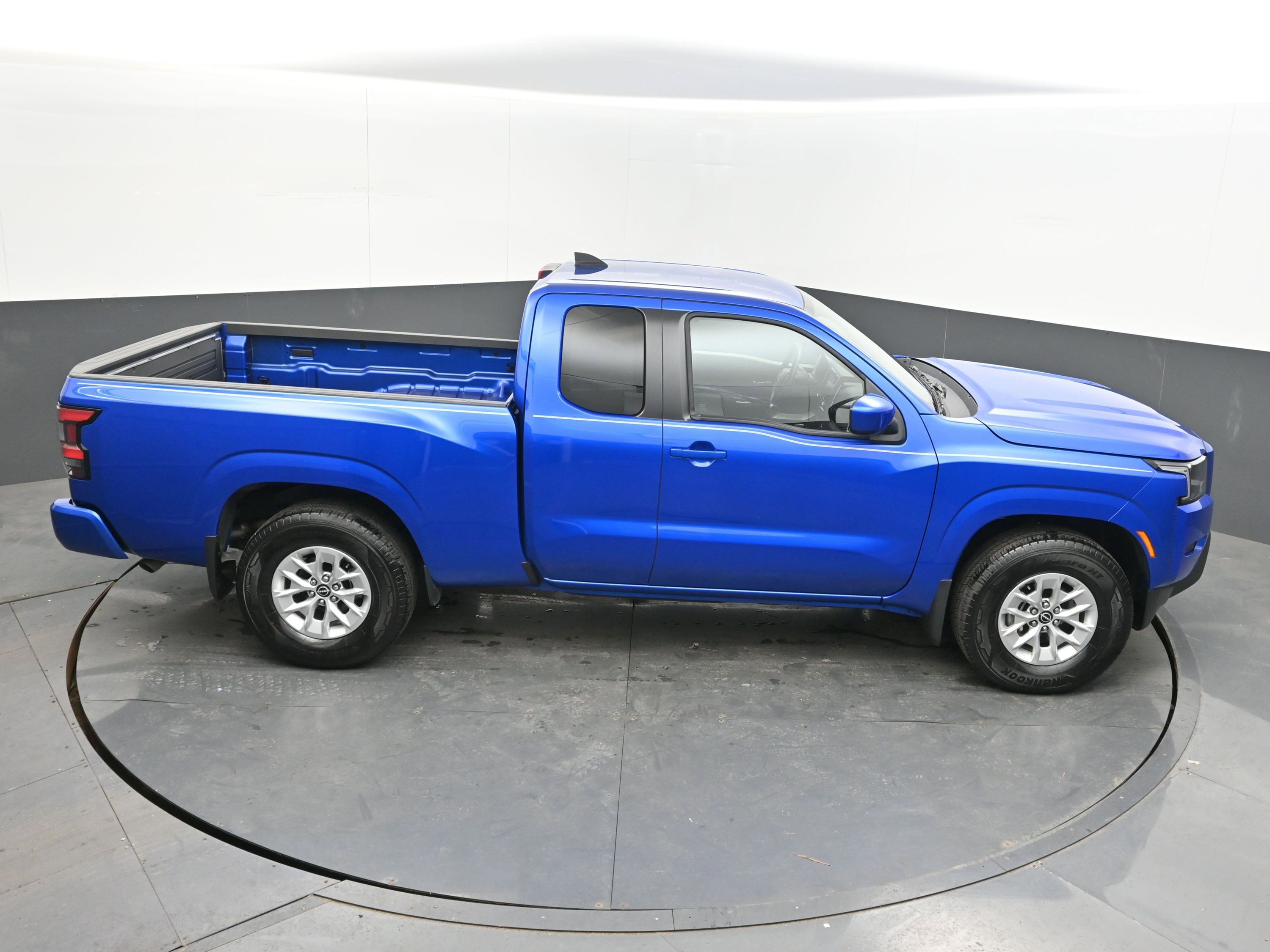 Certified 2024 Nissan Frontier SV image 38