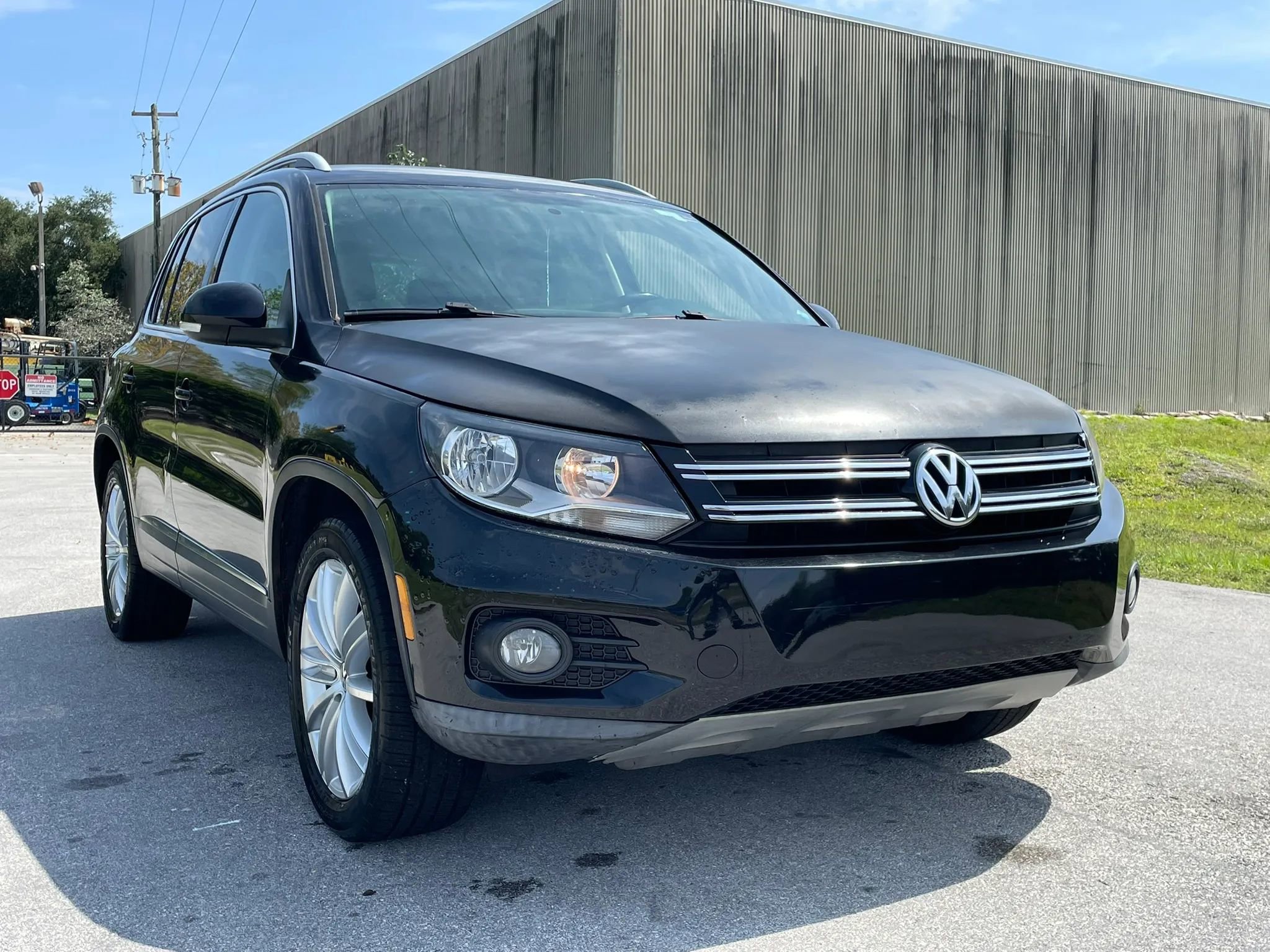 Used 2013 Volkswagen Tiguan SE FWD image 3