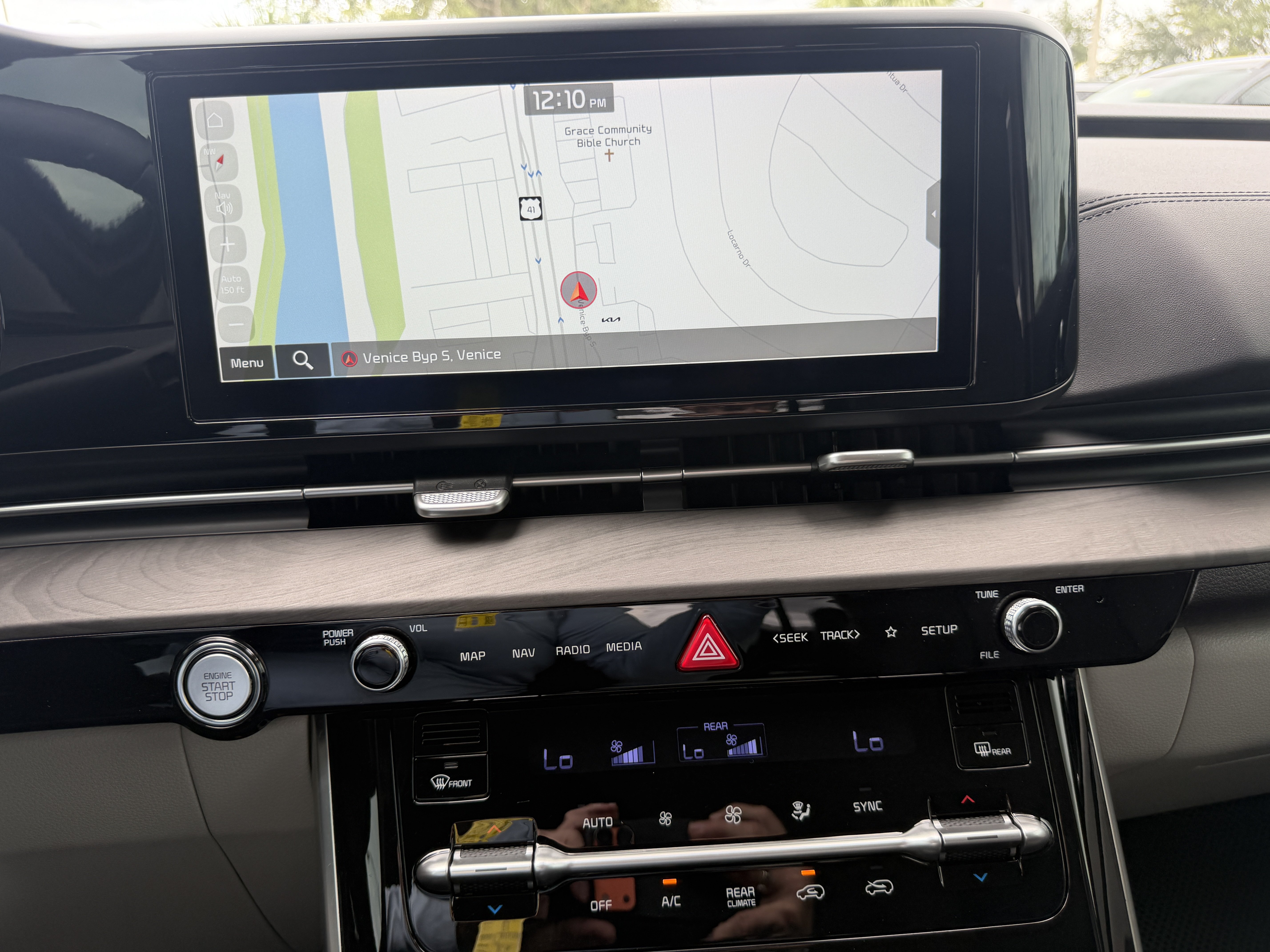 Certified 2024 Kia Carnival EX FWD image 21