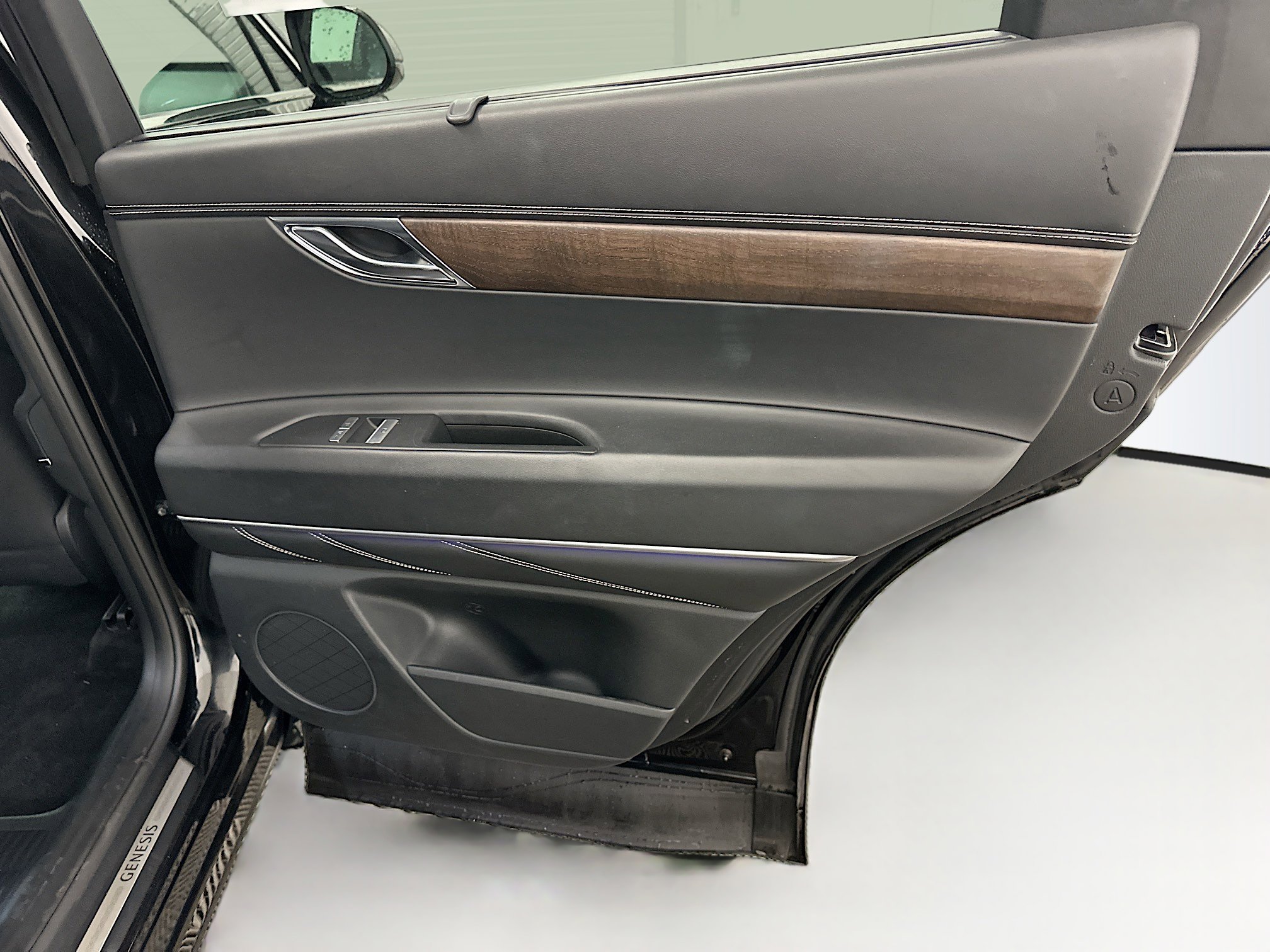 Used 2024 Genesis GV80 2.5T image 32