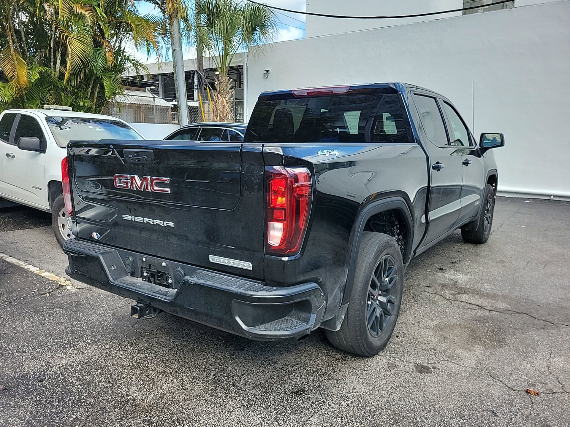 Used 2023 GMC Sierra 1500 Elevation image 12