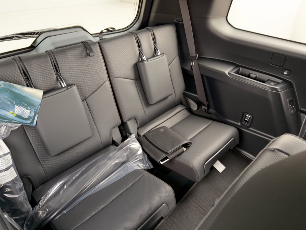 New 2026 Lexus GX 550 w/ Accessory Package (31) AWD/4WD image 31