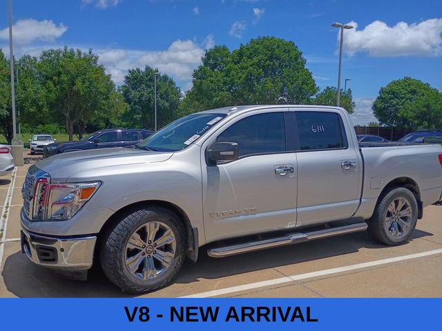Used 2018 Nissan Titan SV w/ SV Convenience Package RWD image 2