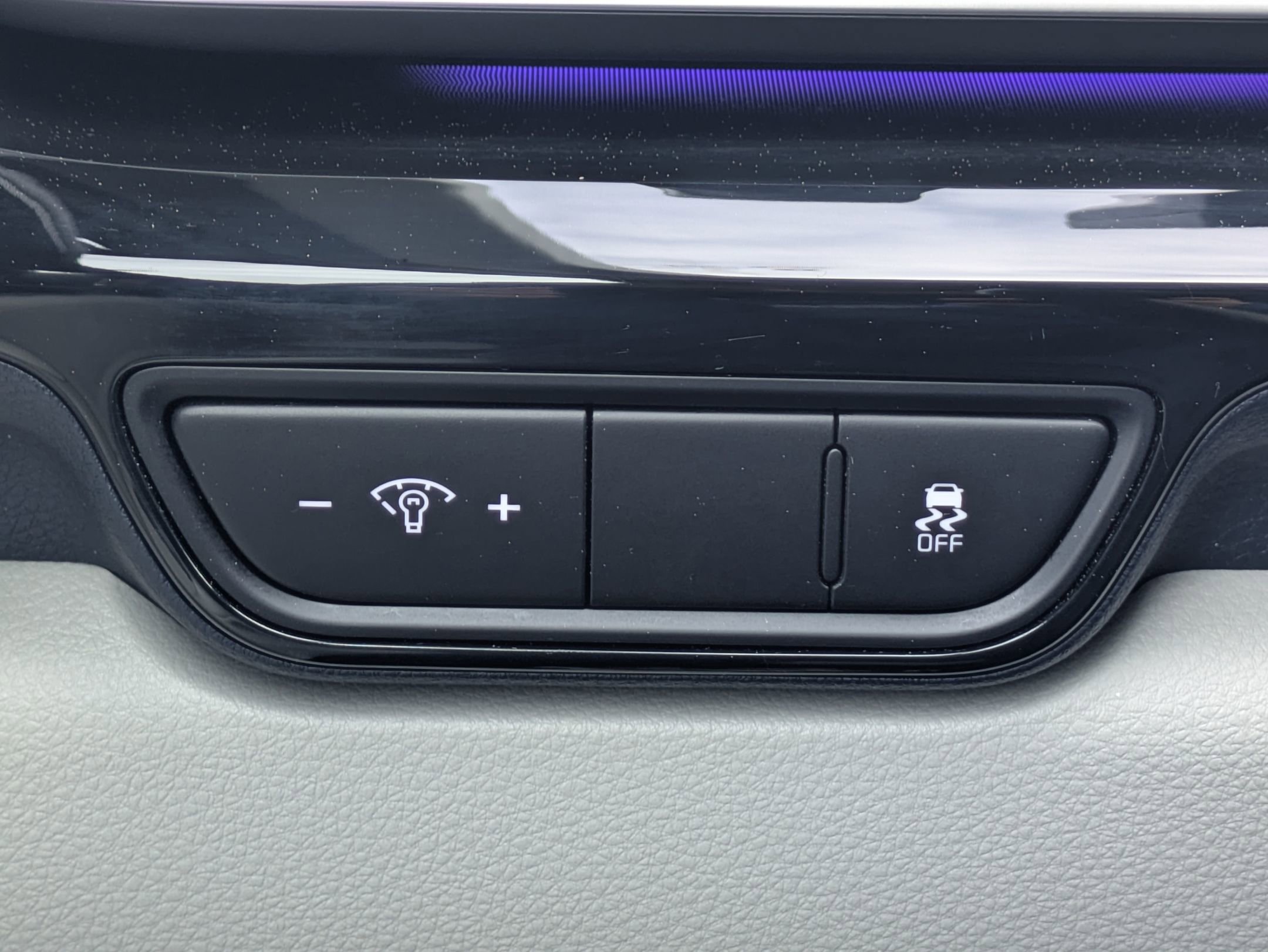 Used 2025 Kia Carnival SX Prestige image 18