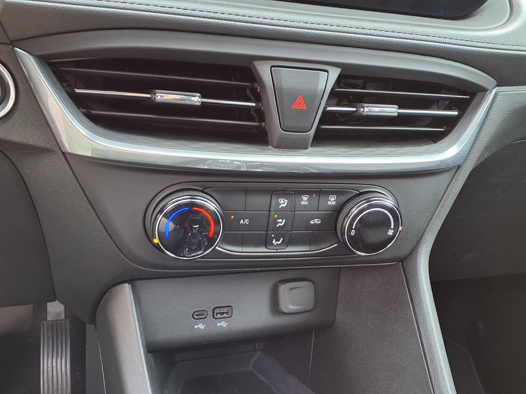 Used 2024 Buick Encore GX Preferred FWD image 7