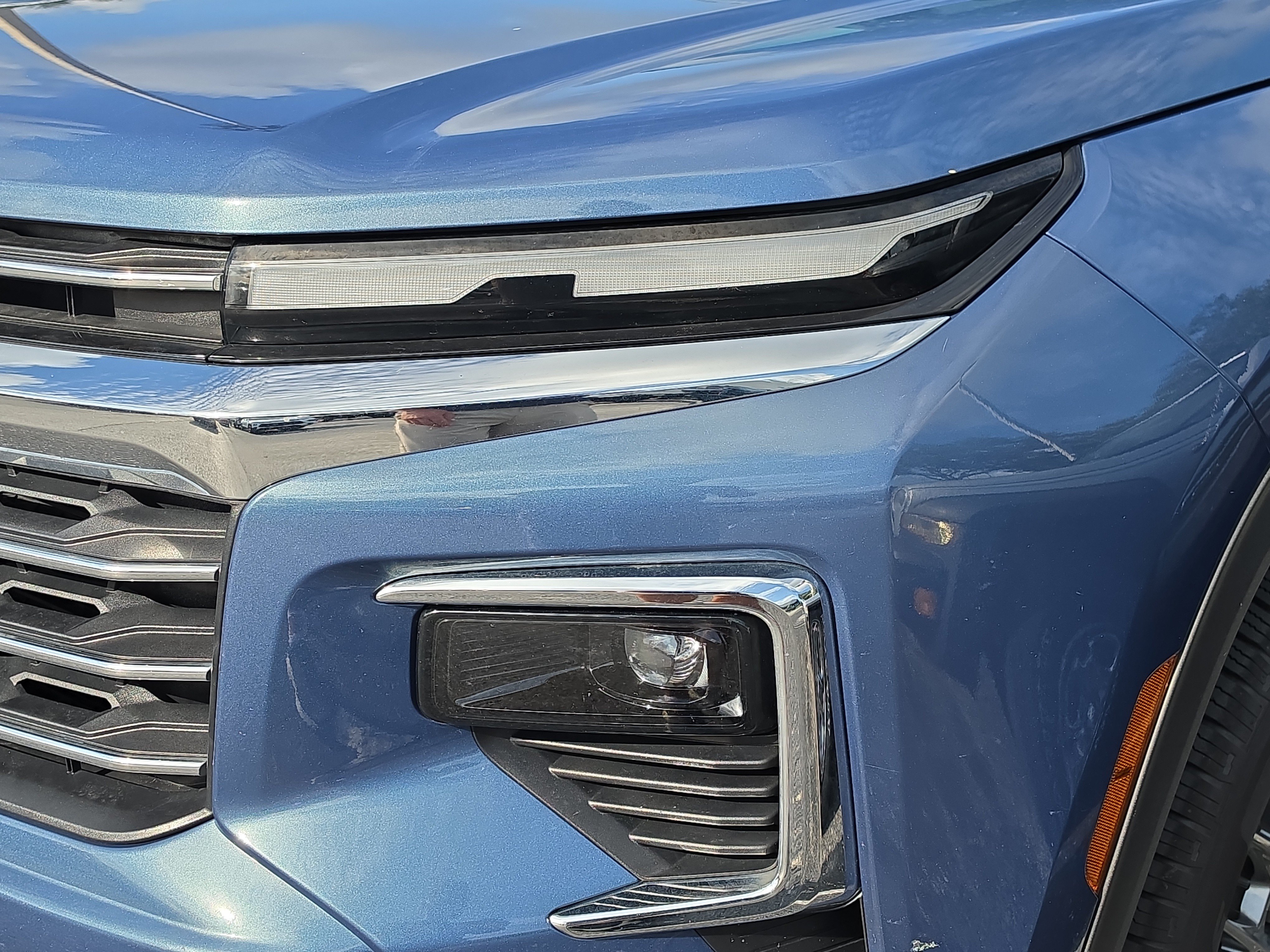 Used 2025 Chevrolet Traverse LT FWD image 9