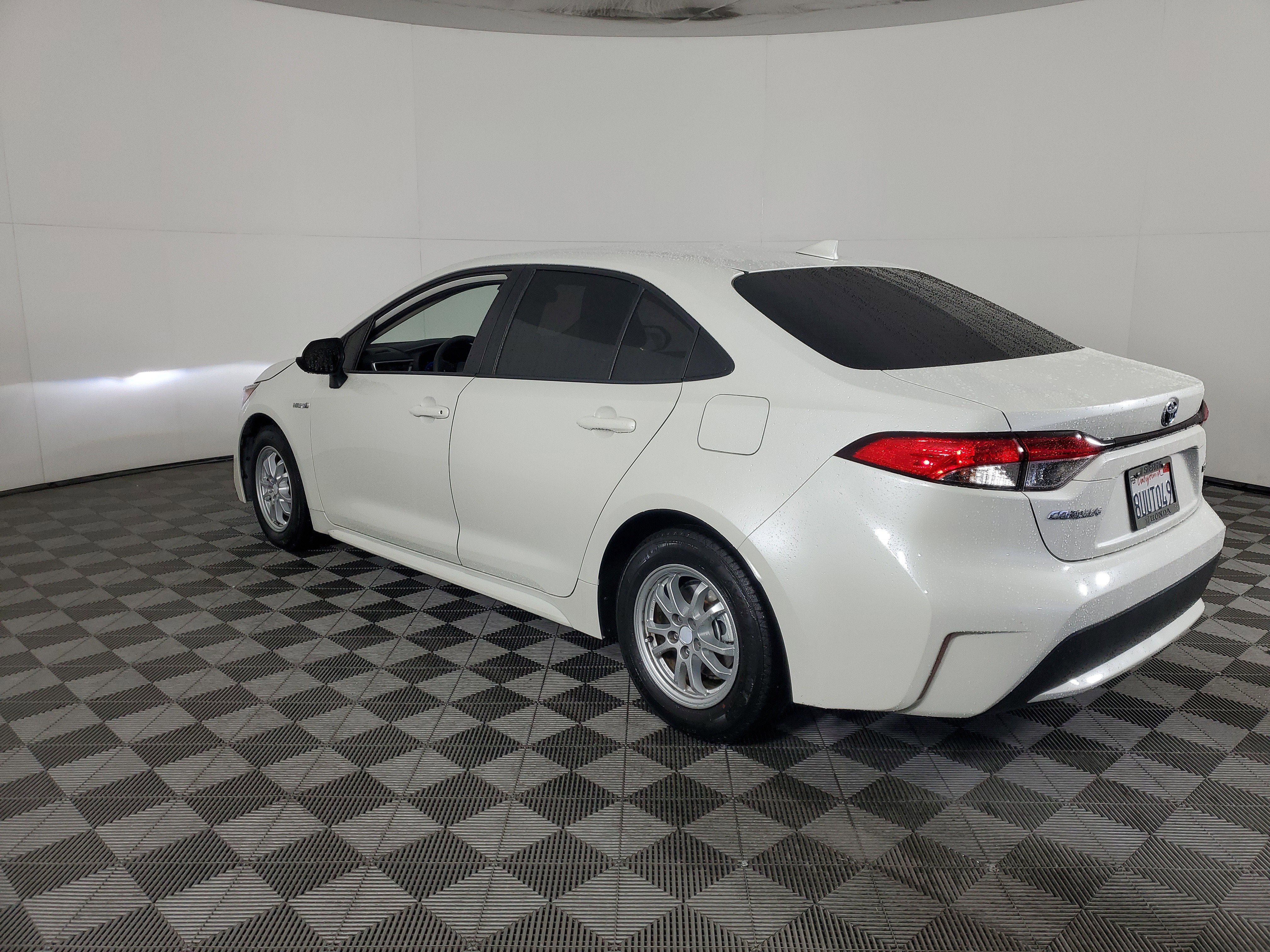 Used 2021 Toyota Corolla LE w/ Carpet Mat Package (TMS) image 6