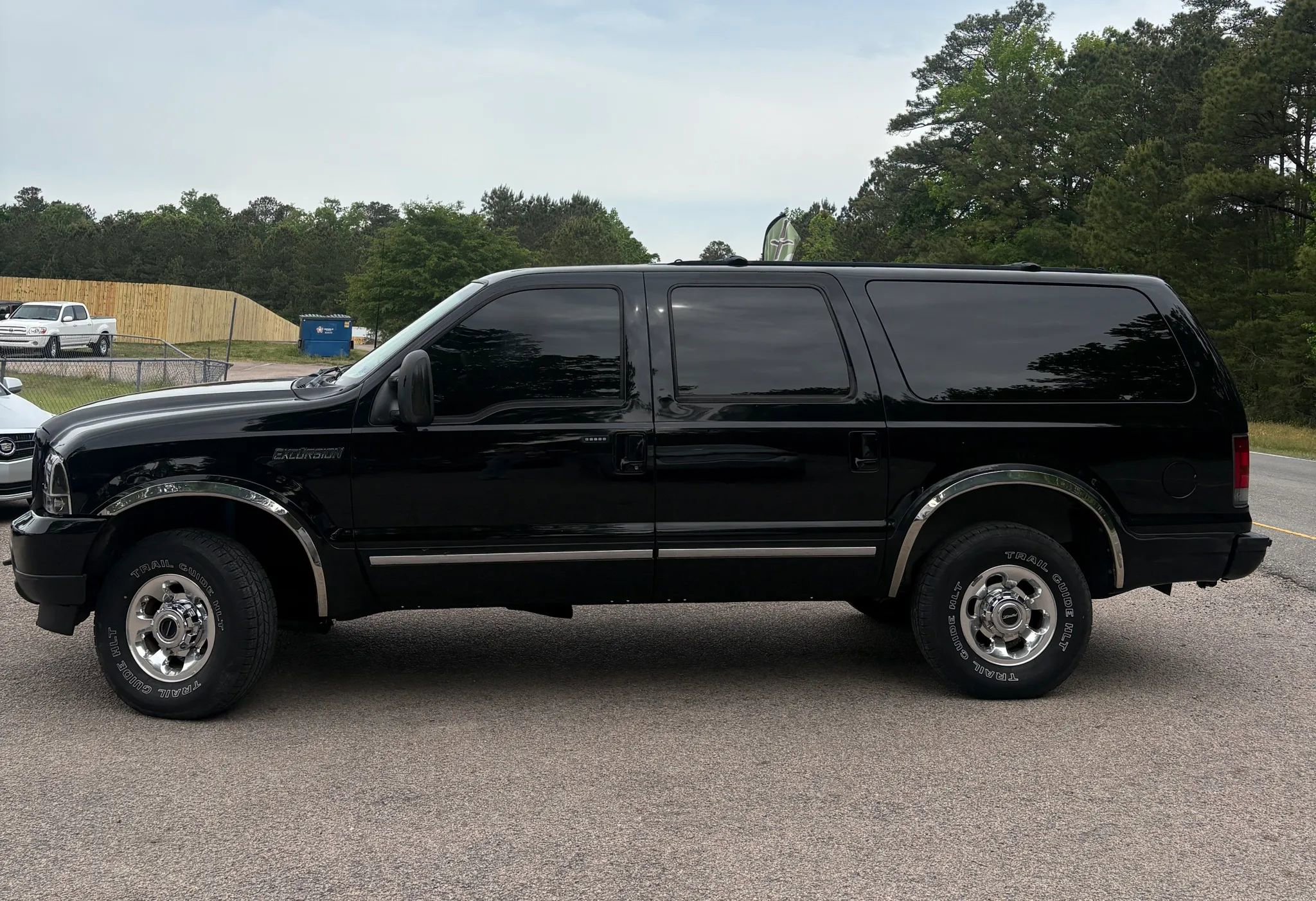 Used 2004 Ford Excursion Limited AWD/4WD image 3