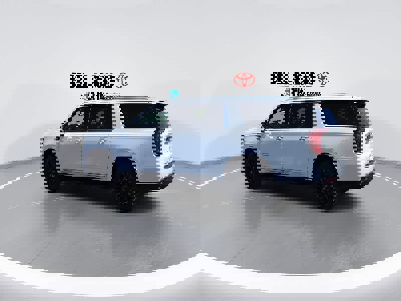 Used 2022 GMC Yukon XL SLT w/ SLT Premium Package AWD/4WD image 7