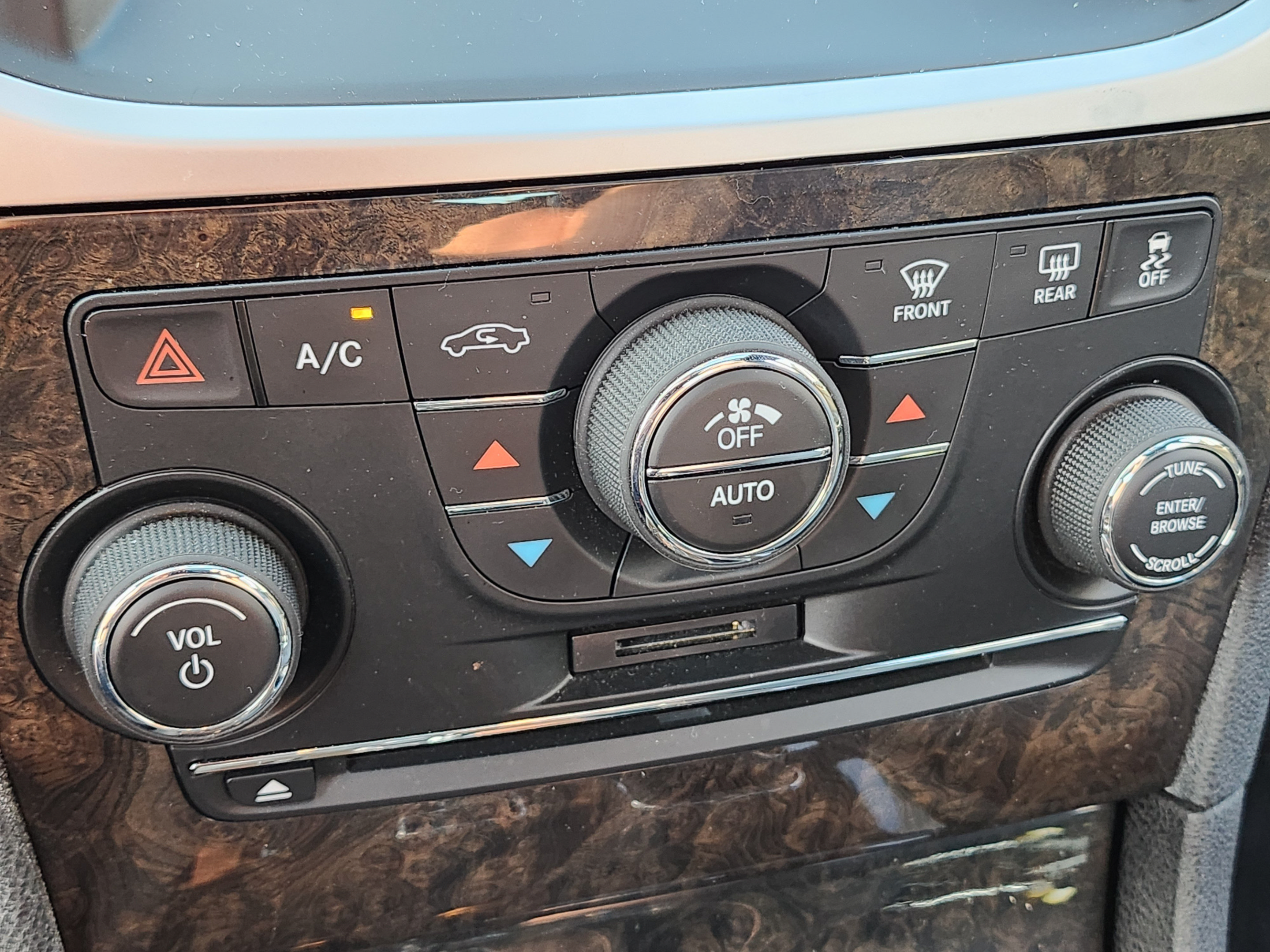 Used 2013 Chrysler 300 C RWD image 21