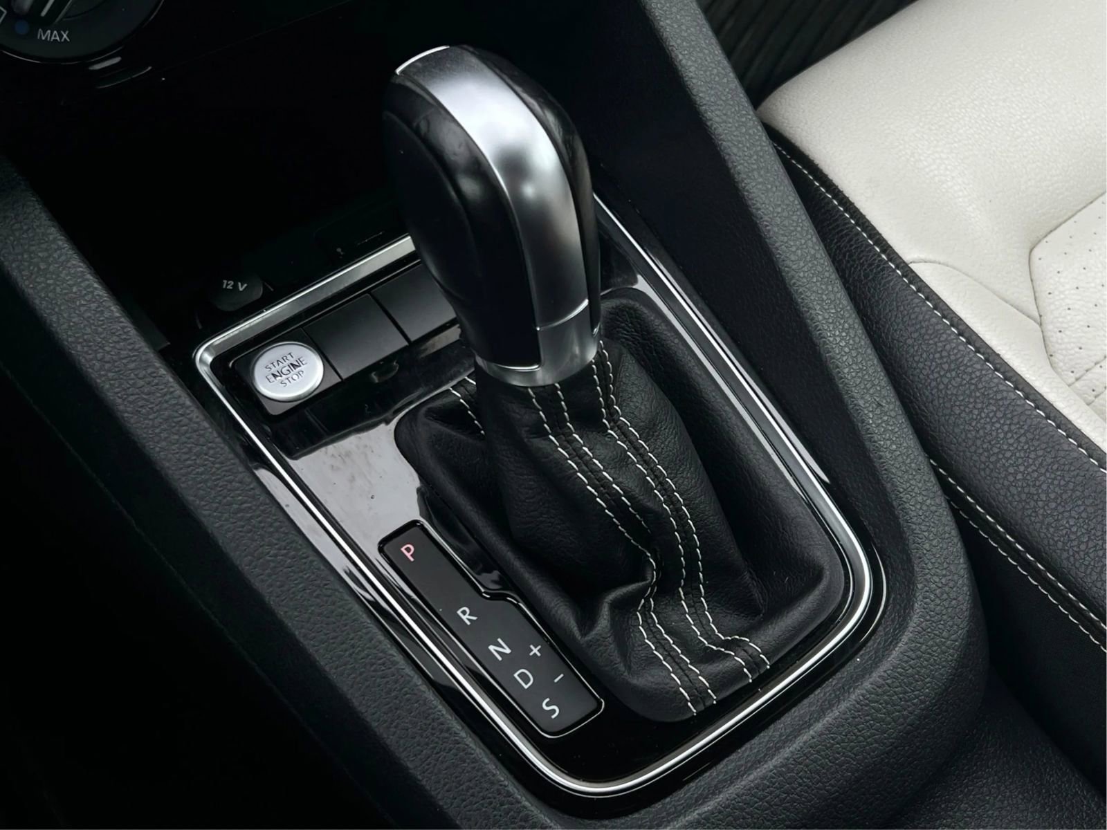 Used 2016 Volkswagen Jetta Sport FWD image 36